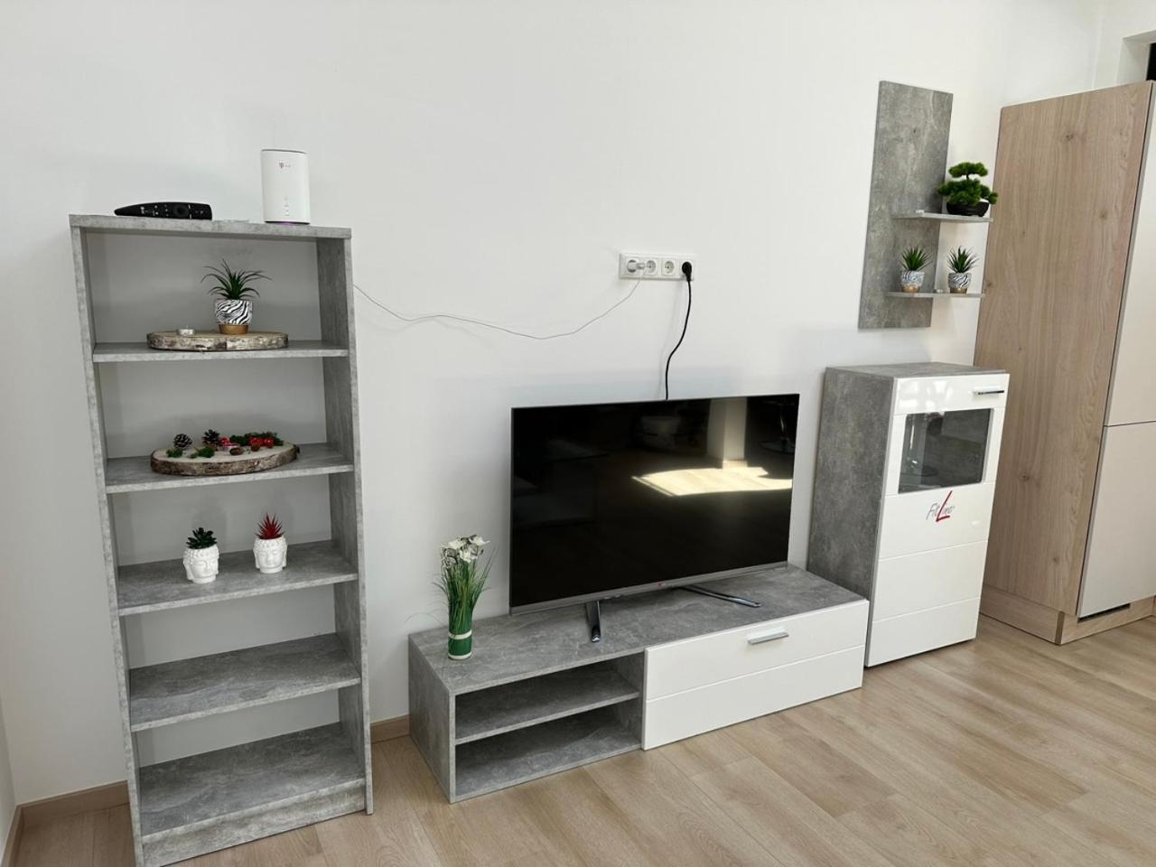 Grosse Ferienwohnung Gaestehaus Neubau Merzig 120M2 Extérieur photo