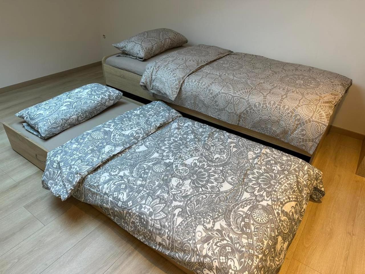Grosse Ferienwohnung Gaestehaus Neubau Merzig 120M2 Extérieur photo