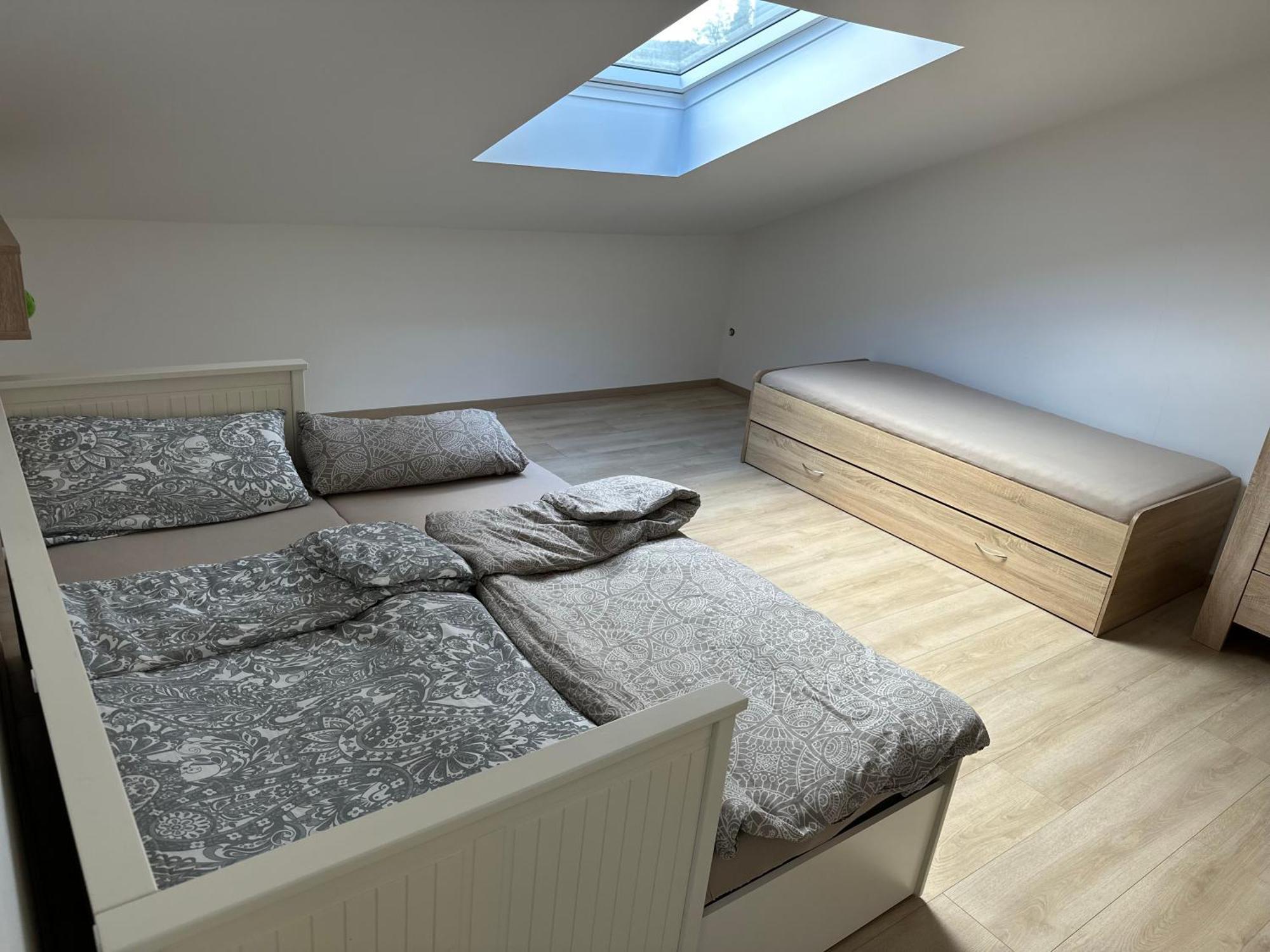 Grosse Ferienwohnung Gaestehaus Neubau Merzig 120M2 Extérieur photo