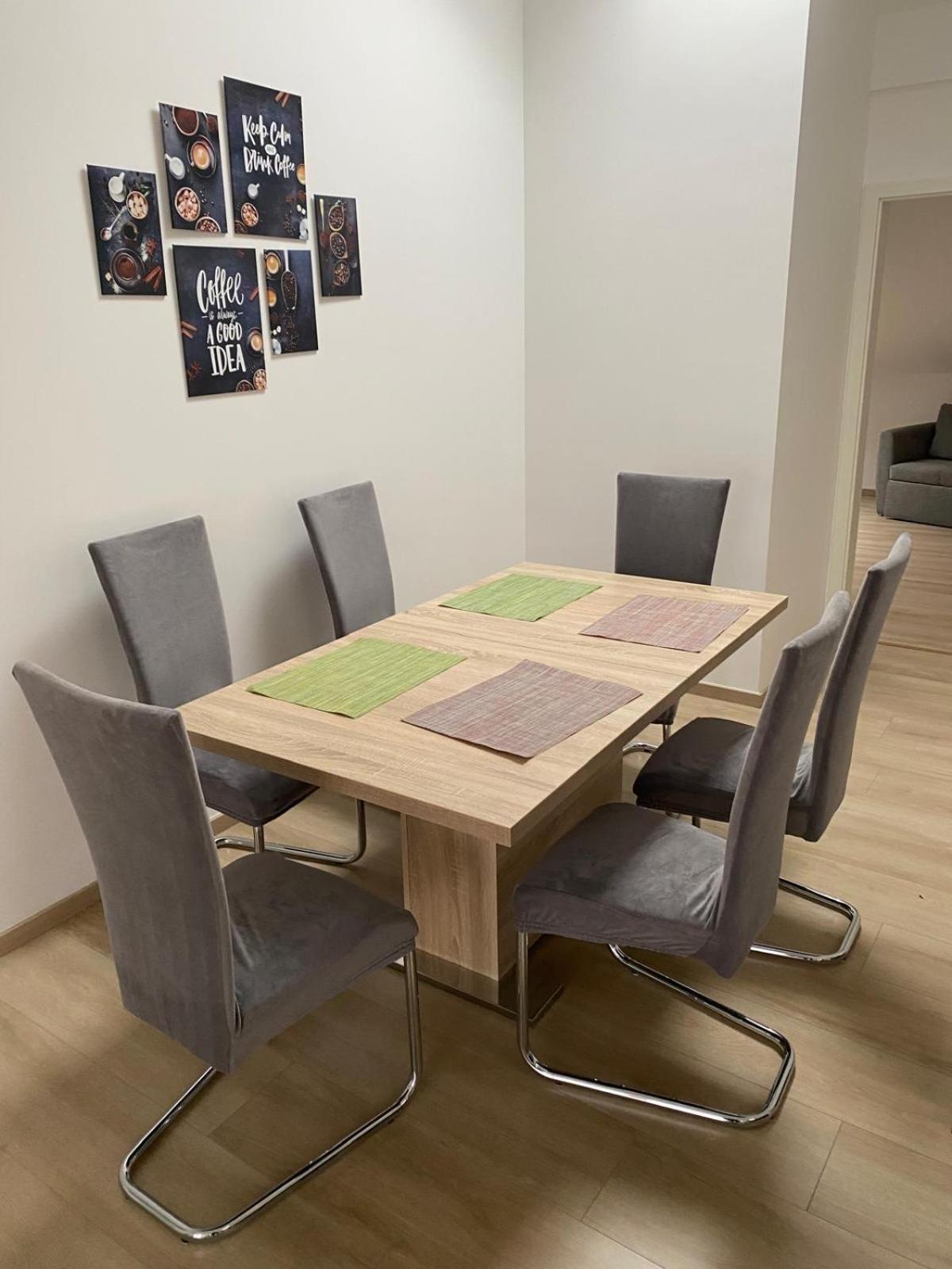 Grosse Ferienwohnung Gaestehaus Neubau Merzig 120M2 Extérieur photo